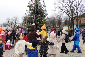 У м.Мала Виска Маловисківської громади відкрили Новорічну ялинку