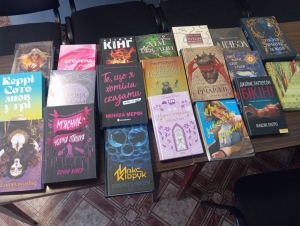 Військовослужбовець Збройних Сил України  Сергій Пелюшков зробив подарунок &ndash; нові книги - Центральній публічній бібліотеці