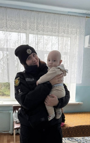 Працівники поліції завітали до маленьких мешканців громади  &ndash; пацієнтів КНП &laquo;Маловисківська лікарня&raquo;