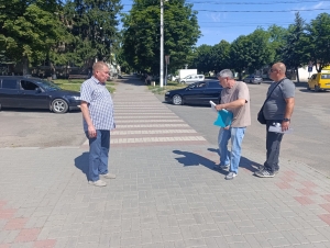 На визначених безбар&rsquo;єрних маршрутах у м.Мала Виска буде встановлено попереджувальну тактильну плитку