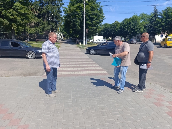 На визначених безбар&rsquo;єрних маршрутах у м.Мала Виска буде встановлено попереджувальну тактильну плитку