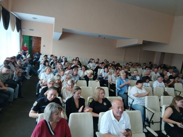 У Маловисківській міській територіальній громаді під гаслом: &laquo;Освіта громади: від викликів &mdash; до можливостей. Попри труднощі &mdash; розвиваємо. Заради дітей &mdash; рухаємося вперед&raquo; відбулася традиційна серпнева педагогічна конференція