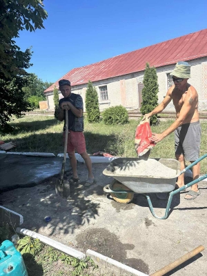У Миролюбівці Маловисківської громади тривають осінні роботи з благоустрою
