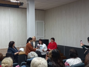 Центральна публічна бібліотека Маловисківської міської ради отримала павербанки в обласному конкурсі &laquo;Кращий бук трейлер за прозовий твір&raquo;