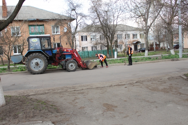 Роботи з весняного благоустрою не припиняються у населених пунктах Маловисківської громади