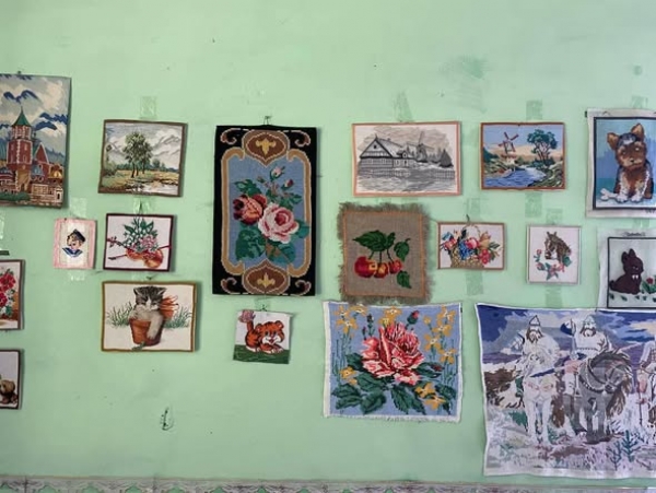 У Олександрівці Маловисківської громади  до Дня вишивок оформлено виставку вишиваних робіт